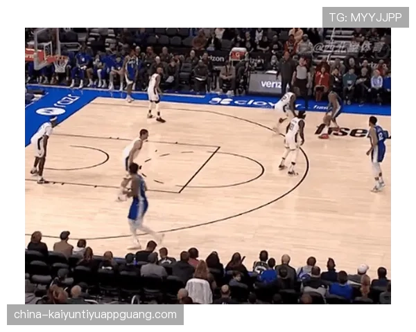 进攻犯规判罚规则及裁判判定的关键条件解析